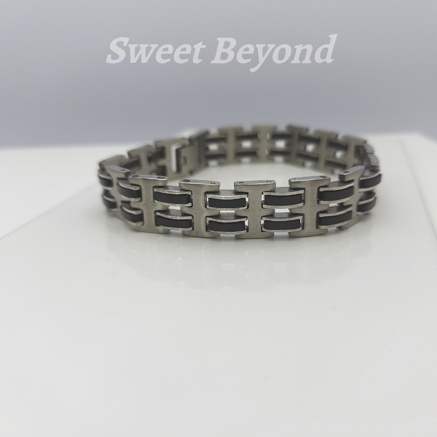 The Bold and Contemporary Bracelet